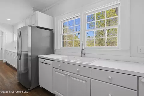 Kitchen - 1622 Poplar Blvd, Jackson, MS 39202 photo 1 of 5