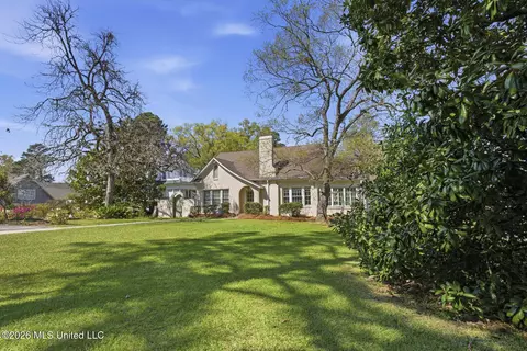 Exterior - 1622 Poplar Blvd, Jackson, MS 39202 photo 3 of 6