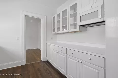Entry Way - 1622 Poplar Blvd, Jackson, MS 39202 photo 2 of 3