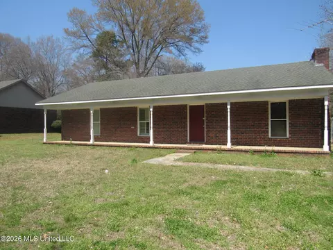 502 Browns Ferry Rd, Senatobia, MS 38668