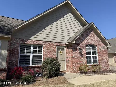 1003 Charmant Pl, Ridgeland, MS 39157