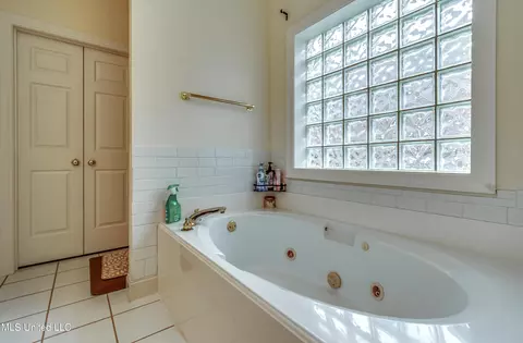 Bath - 714 Danforth Dr, Madison, MS 39110 photo 3 of 5