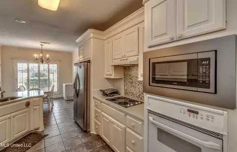 Kitchen - 714 Danforth Dr, Madison, MS 39110 photo 6 of 7