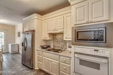 Kitchen - 714 Danforth Dr, Madison, MS 39110 photo 4 of 7