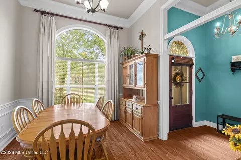 Dining - 343 Avalon Way, Brandon, MS 39047 photo 2 of 3