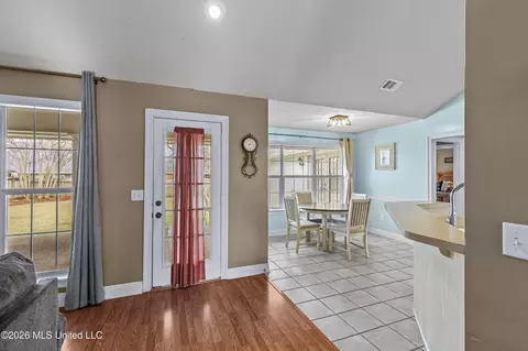 Entry Way - 343 Avalon Way, Brandon, MS 39047 photo 3 of 4