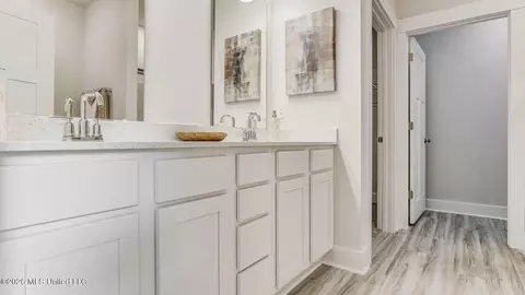 Entry Way - 408 Piney Dr, Pearl, MS 39208 photo 3 of 4