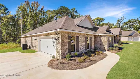 Exterior - 408 Piney Dr, Pearl, MS 39208 photo 2 of 2