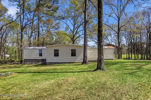 2612 W Mountain Creek Rd, Florence, MS 39073