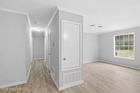 Entry Way - 413 Michael Dr, Brandon, MS 39042 photo 2 of 4