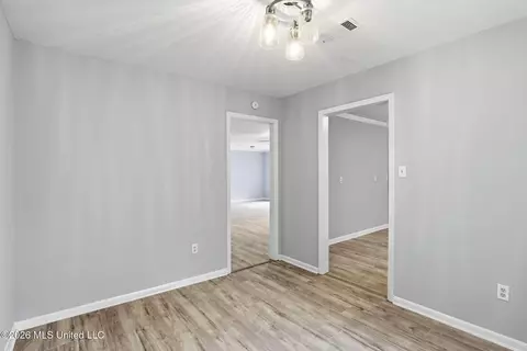 Entry Way - 413 Michael Dr, Brandon, MS 39042 photo 4 of 4