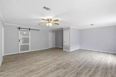 Living - 413 Michael Dr, Brandon, MS 39042 photo 1 of 7