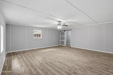 Living - 413 Michael Dr, Brandon, MS 39042 photo 3 of 7