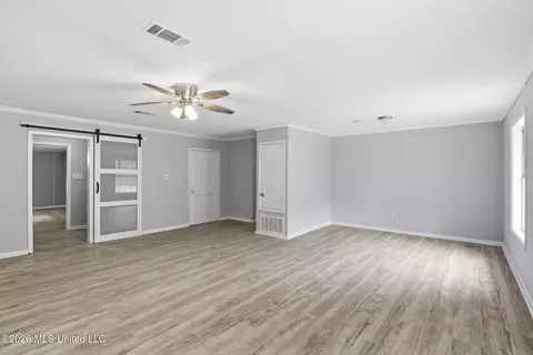 Living - 413 Michael Dr, Brandon, MS 39042 photo 5 of 7