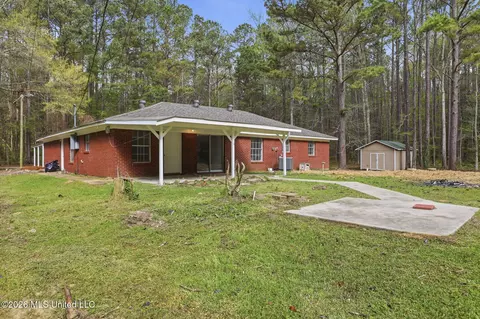 Exterior - 413 Michael Dr, Brandon, MS 39042 photo 2 of 3