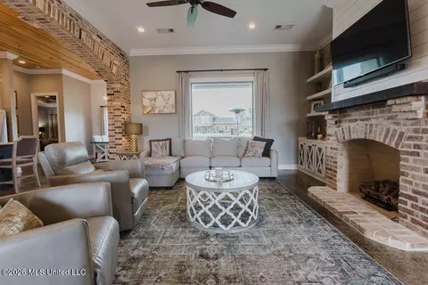 Living - 500 Wales Way, Flowood, MS 39232 photo 2 of 2