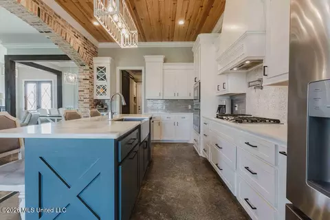 Kitchen - 500 Wales Way, Flowood, MS 39232 photo 2 of 2