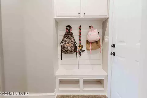 Entry Way - 500 Wales Way, Flowood, MS 39232 photo 4 of 4