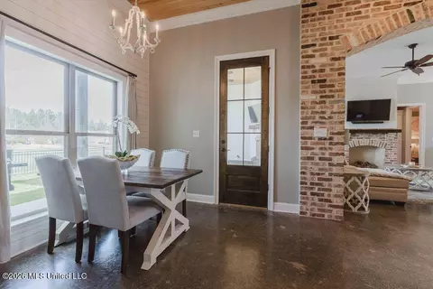 Dining - 500 Wales Way, Flowood, MS 39232 photo 1 of 1