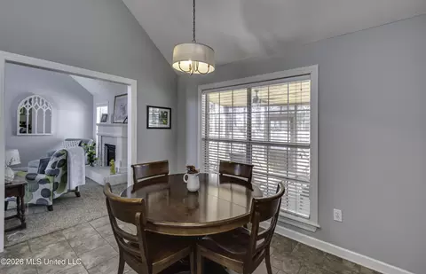 Dining - 371 Avalon Way, Brandon, MS 39047 photo 2 of 3