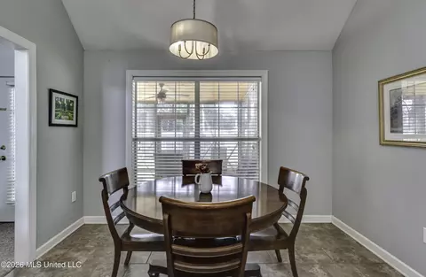 Dining - 371 Avalon Way, Brandon, MS 39047 photo 3 of 3