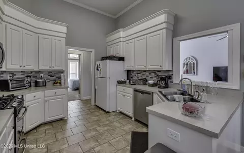 Kitchen - 371 Avalon Way, Brandon, MS 39047 photo 1 of 7
