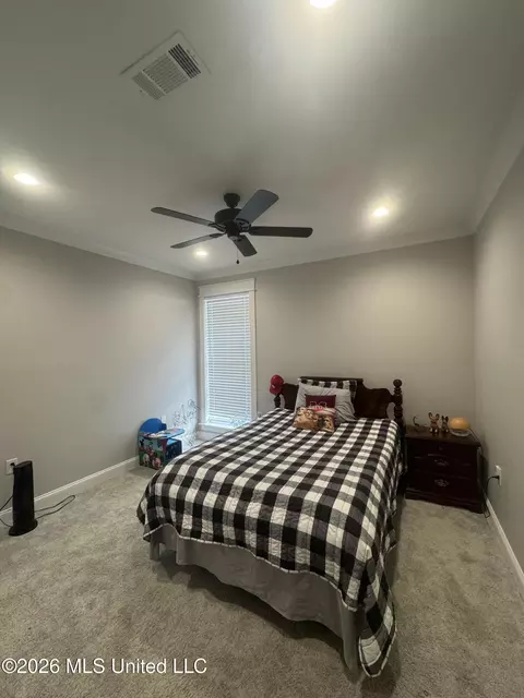 Bedroom - 329 Gilmers Chapel Rd, Conehatta, MS 39057 photo 2 of 3