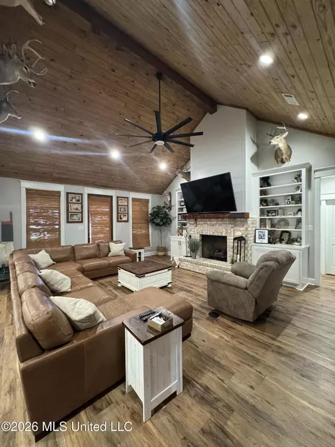 Living - 329 Gilmers Chapel Rd, Conehatta, MS 39057 photo 1 of 3