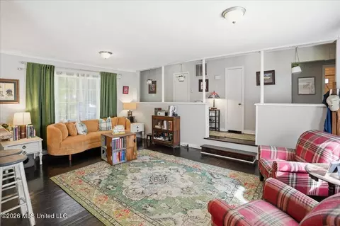 Living - 4429 Forest Park Dr, Jackson, MS 39211 photo 1 of 4