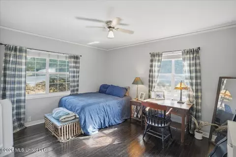 Bedroom - 4429 Forest Park Dr, Jackson, MS 39211 photo 6 of 8