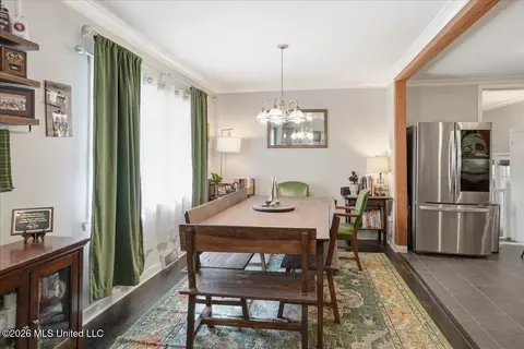 Dining - 4429 Forest Park Dr, Jackson, MS 39211 photo 2 of 3