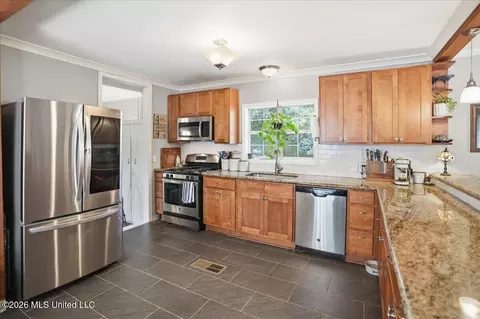 Kitchen - 4429 Forest Park Dr, Jackson, MS 39211 photo 2 of 3