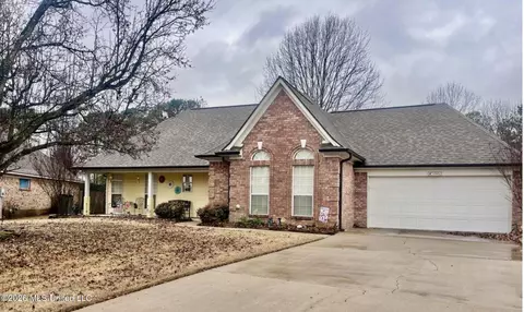 3395 Hourglass Dr, Hernando, MS 38632