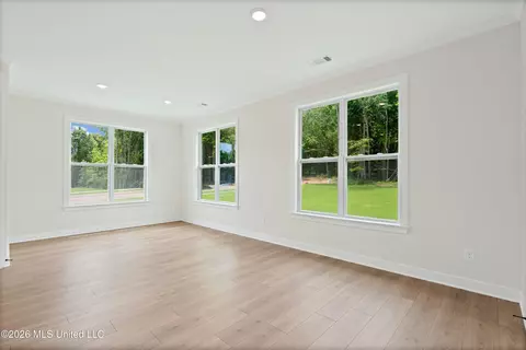 Living - 1795 Single Tree Dr, Hernando, MS 38632 photo 4 of 5