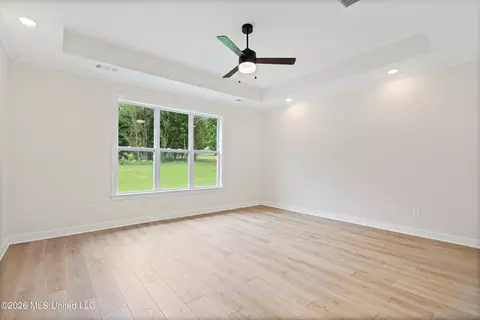 Living - 1795 Single Tree Dr, Hernando, MS 38632 photo 3 of 5