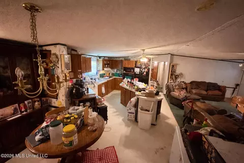185 Carol Ave, Florence, MS 39073 photo 10