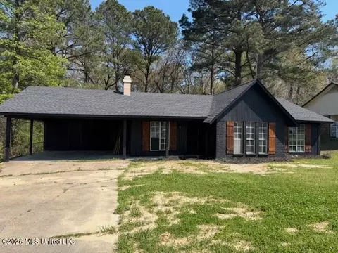 144 Thousand Oaks Cir, Jackson, MS 39212