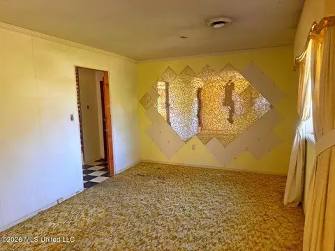 Living - 4602 Kirkley Dr, Jackson, MS 39206 photo 2 of 2