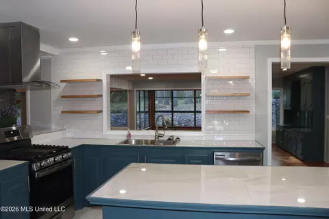 Kitchen - 45 Stonegate Dr, Brandon, MS 39042 photo 2 of 2