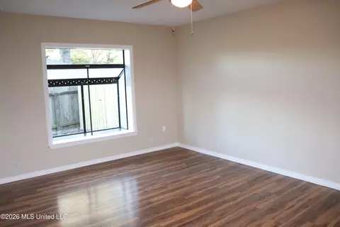 Living - 45 Stonegate Dr, Brandon, MS 39042 photo 5 of 6