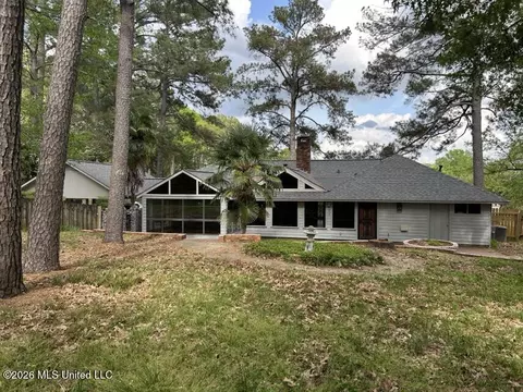 Exterior - 45 Stonegate Dr, Brandon, MS 39042 photo 2 of 3