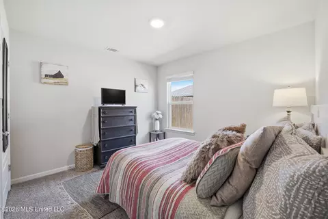 Bedroom - 1090 Enclave Cir, Long Beach, MS 39560 photo 3 of 3