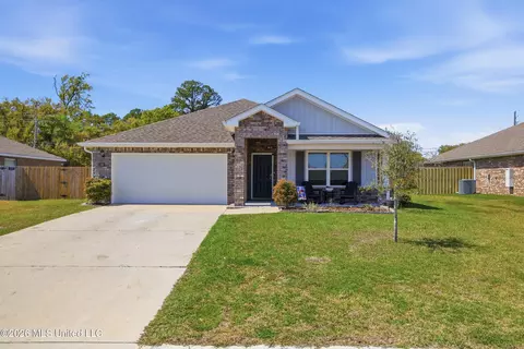 1090 Enclave Cir, Long Beach, MS 39560