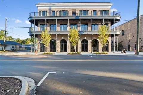 1515 Government St #A302, Ocean Springs, MS 39564