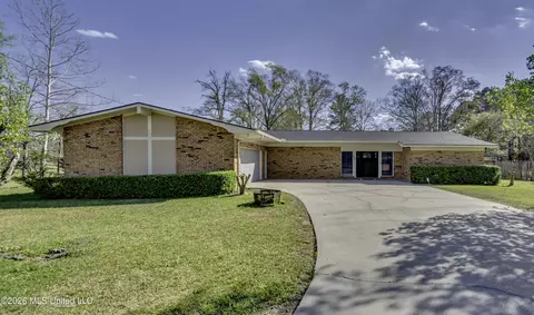 306 Hancock Dr, Taylorsville, MS 39168