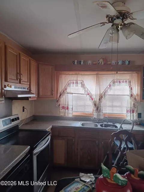 139 Ewing St, Brooksville, MS 39739