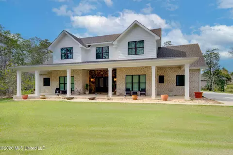 758 Turnberry Dr, Diamondhead, MS 39525