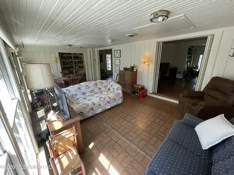 Exterior - 425 Natchez Ave, Brookhaven, MS 39601 photo 8 of 8