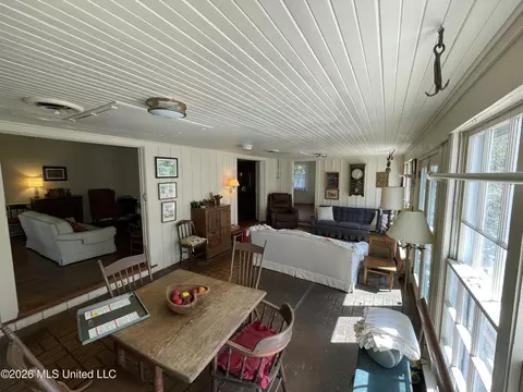 Exterior - 425 Natchez Ave, Brookhaven, MS 39601 photo 7 of 8