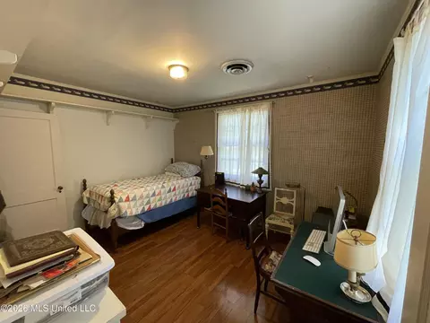 Bedroom - 425 Natchez Ave, Brookhaven, MS 39601 photo 5 of 6